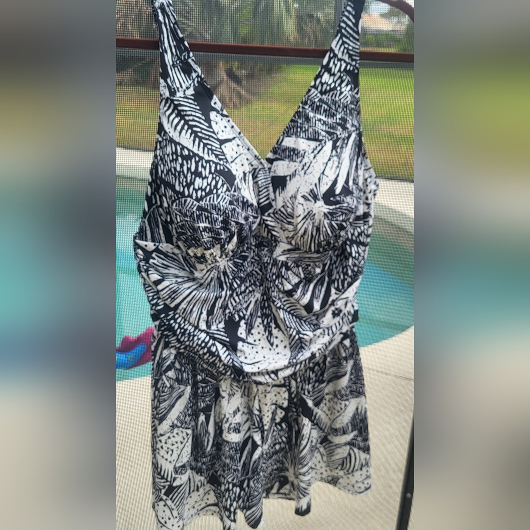 Skirted Swimsuit Black & White